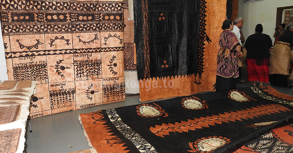 Spectacular ngatu in Koloa exhibition Matangi Tonga